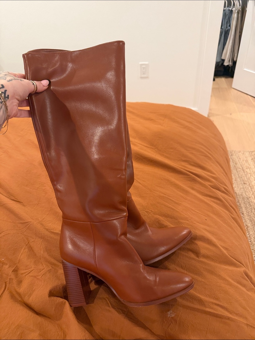 Cognac boots